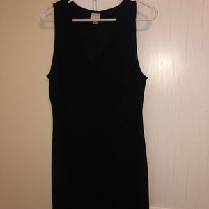 Black Sleeveless V Neck Dress